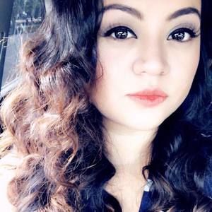 Meet your Posher, Gabriela